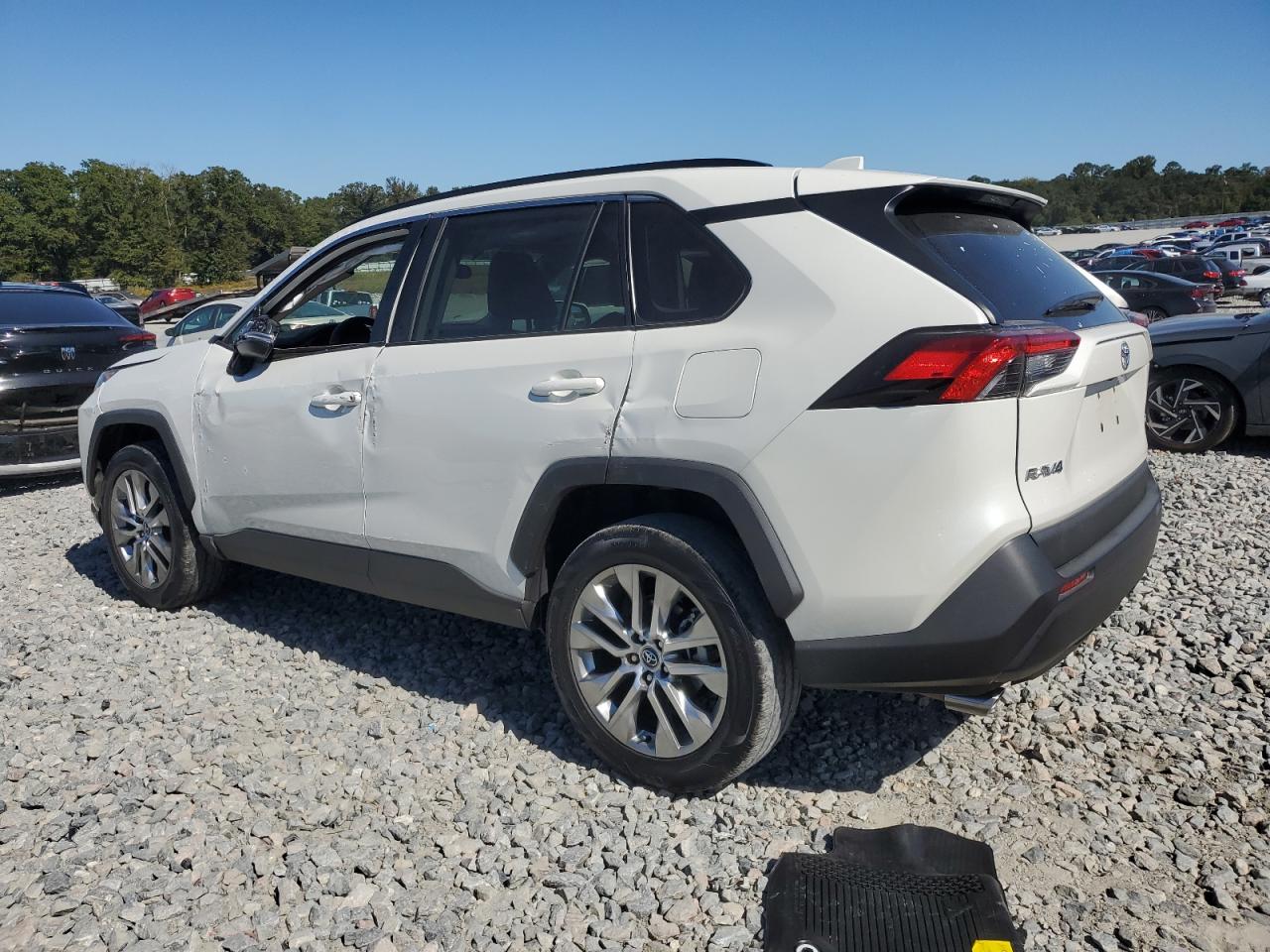 2021 TOYOTA RAV4 XLE PREMIUM photo 2