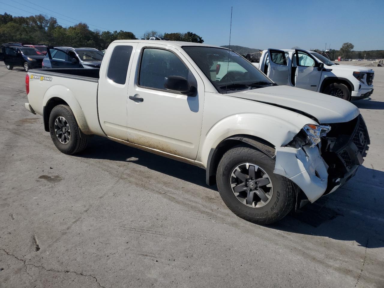 2019 NISSAN FRONTIER SV photo 4
