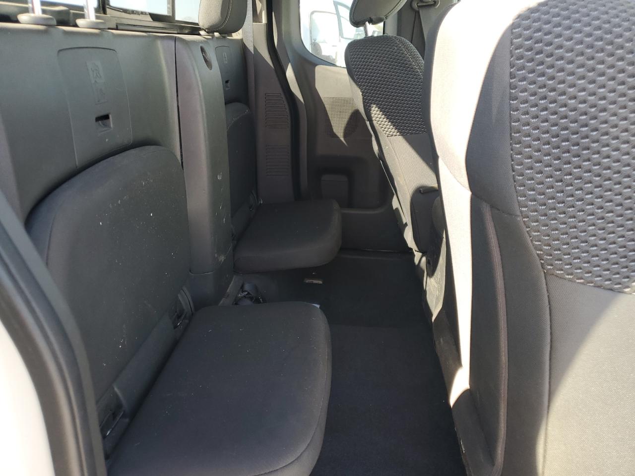 2019 NISSAN FRONTIER SV photo 10