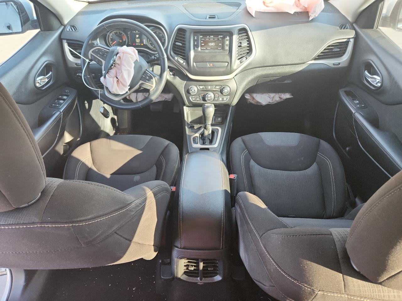 2016 JEEP CHEROKEE LATITUDE photo 15