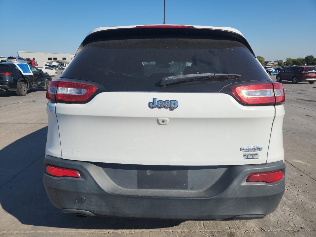 2016 JEEP CHEROKEE LATITUDE photo 11