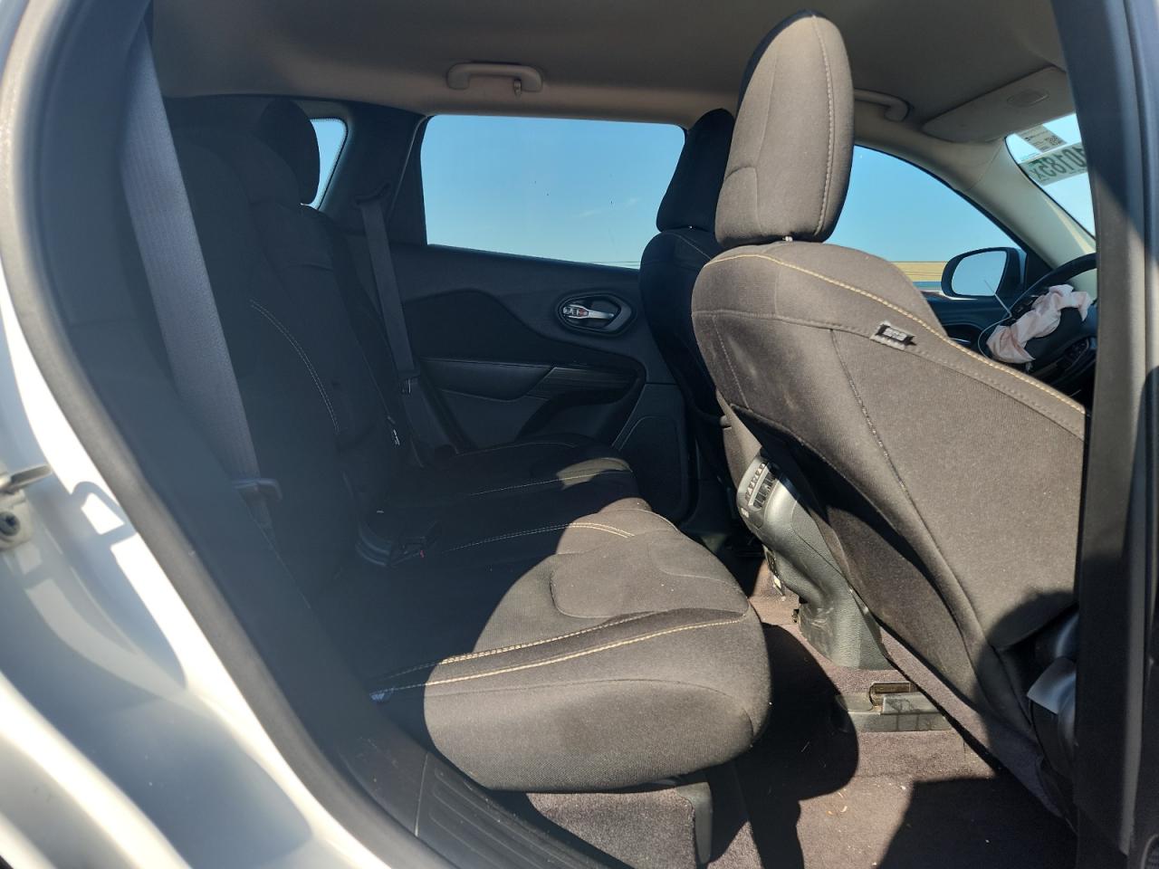 2016 JEEP CHEROKEE LATITUDE photo 19