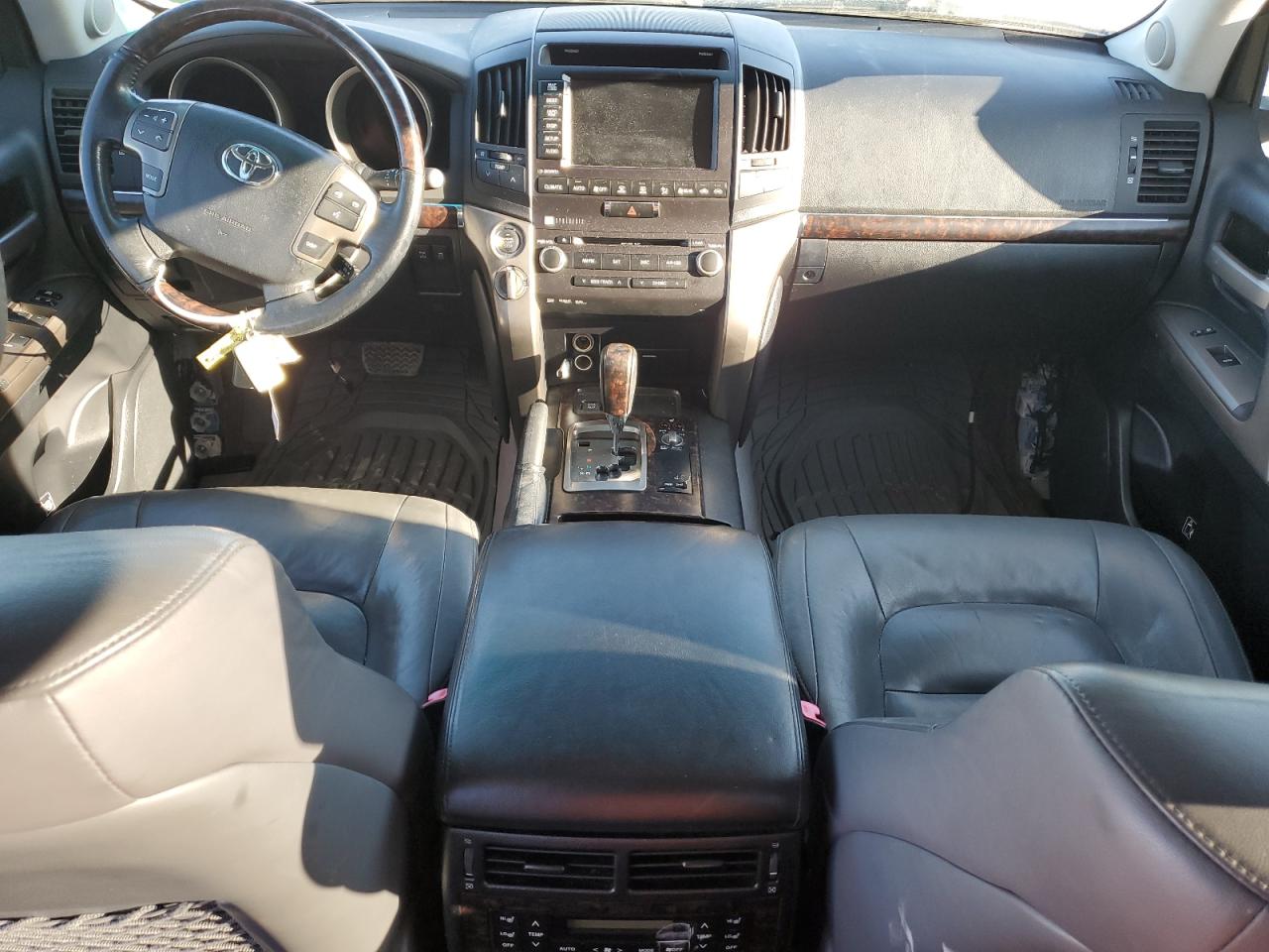 2011 TOYOTA LAND CRUISER photo 15
