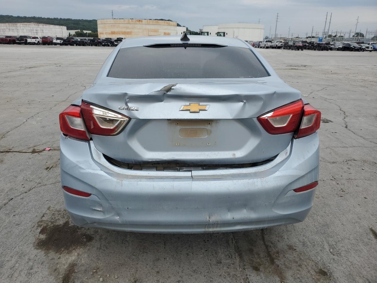 2017 CHEVROLET CRUZE LS photo 11