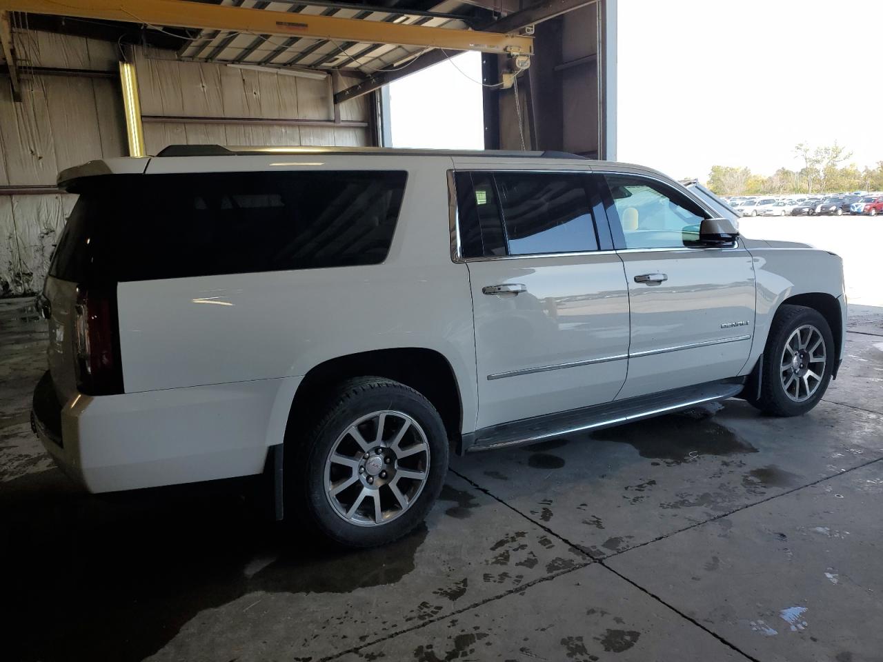 2015 GMC YUKON XL DENALI photo 3