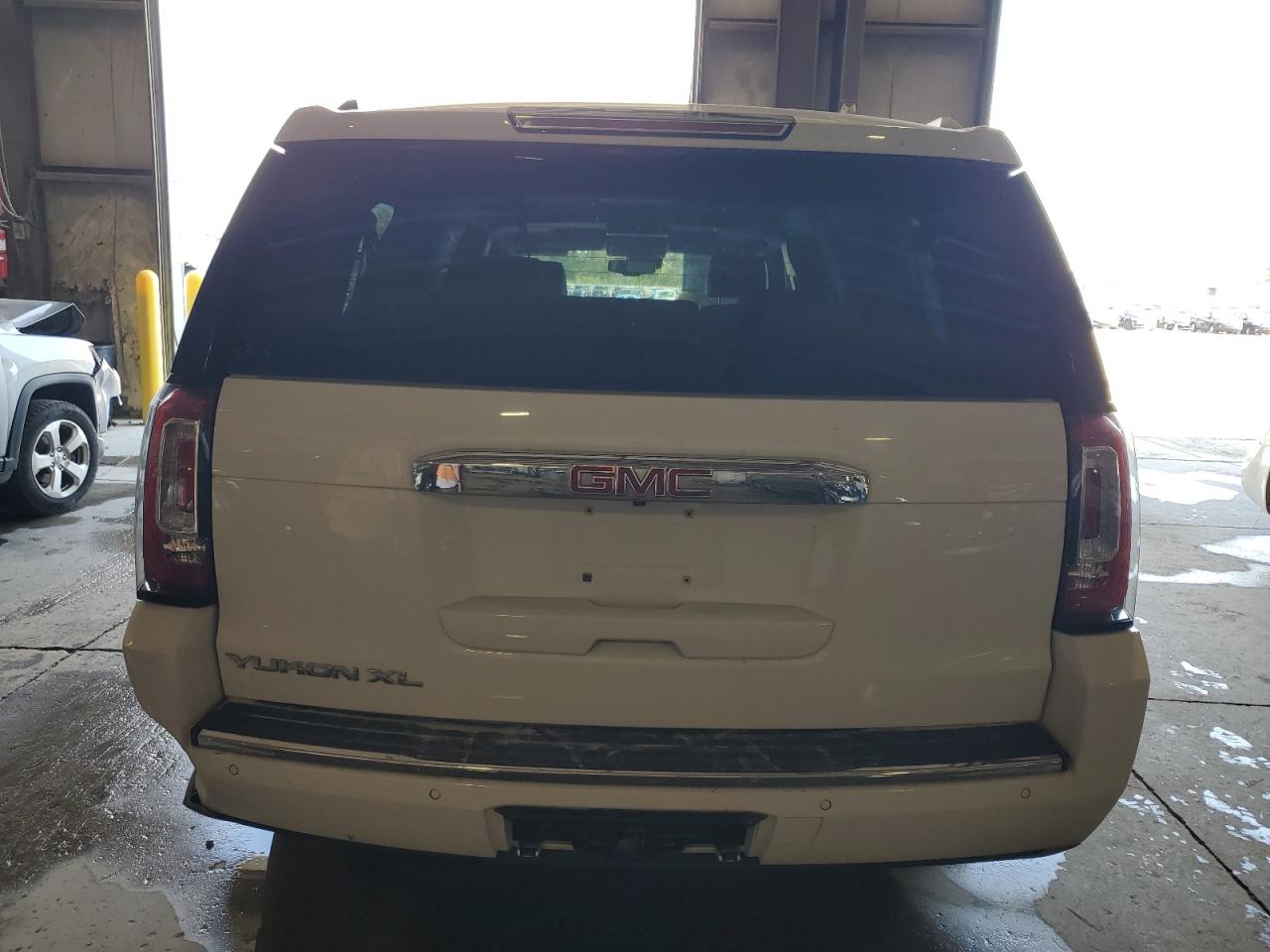2015 GMC YUKON XL DENALI photo 6
