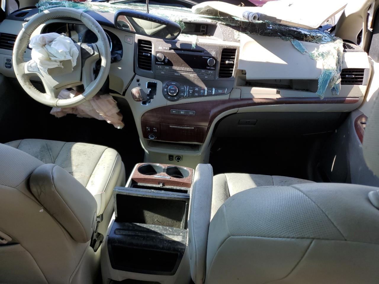2013 TOYOTA SIENNA XLE photo 22