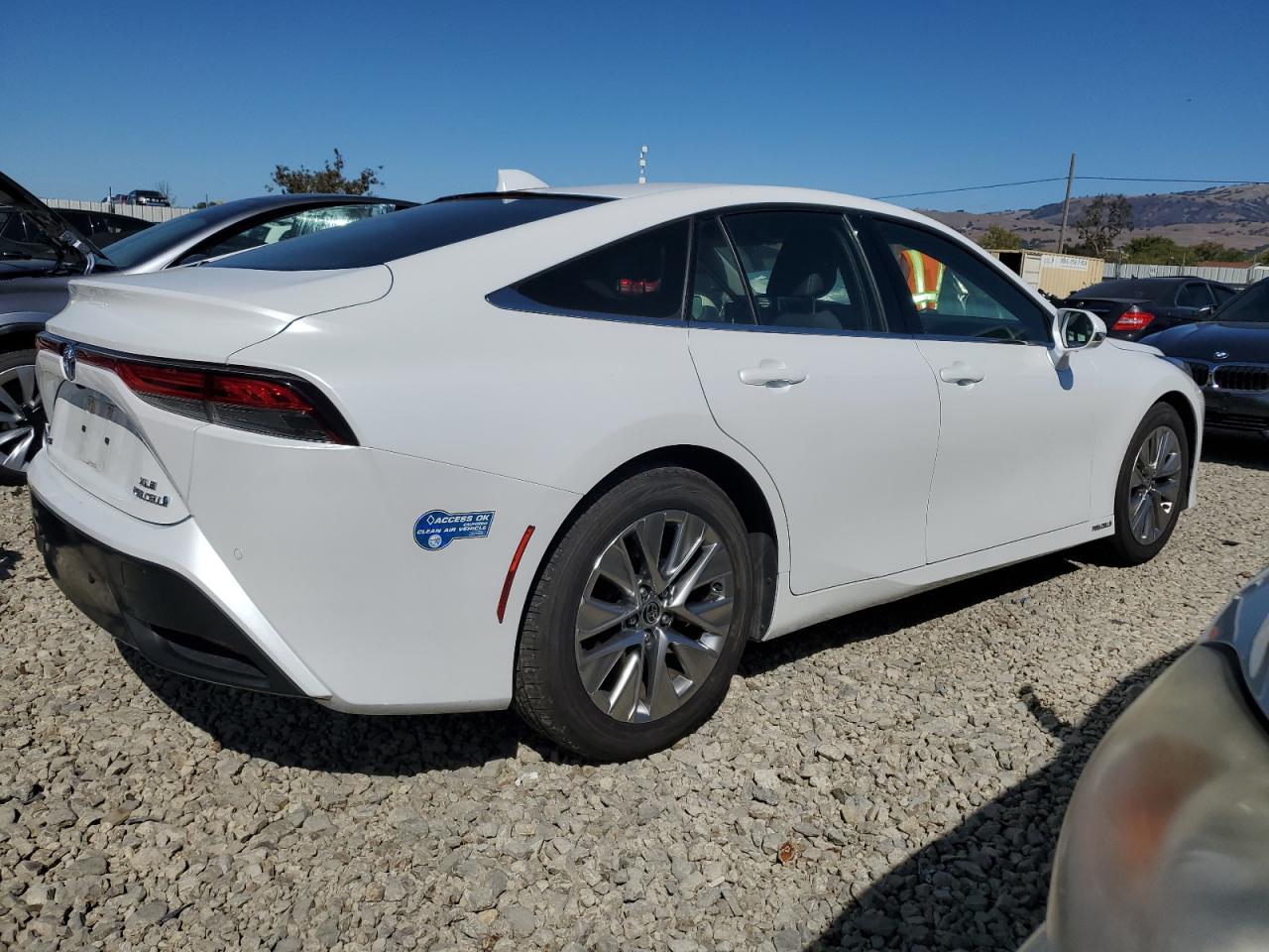 2021 TOYOTA MIRAI XLE photo 5