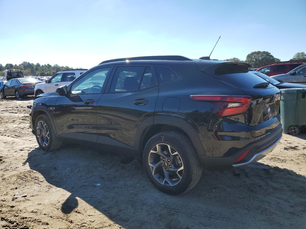 2025 CHEVROLET TRAX 1LT photo 3
