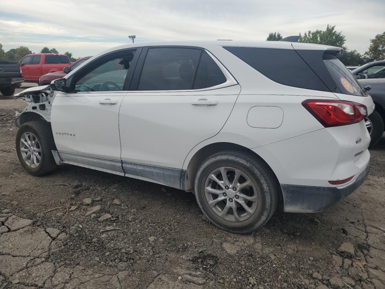 2018 CHEVROLET EQUINOX LT photo 2