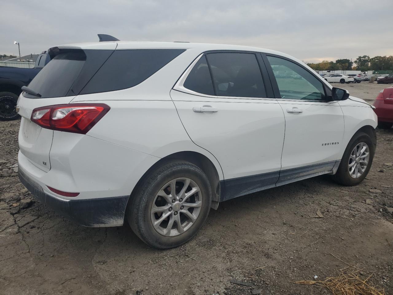 2018 CHEVROLET EQUINOX LT photo 3