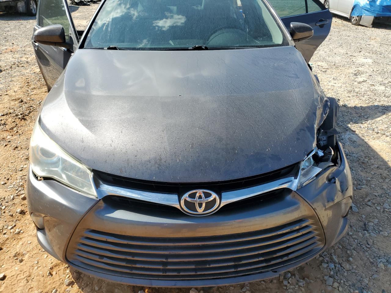 2015 TOYOTA CAMRY LE photo 31
