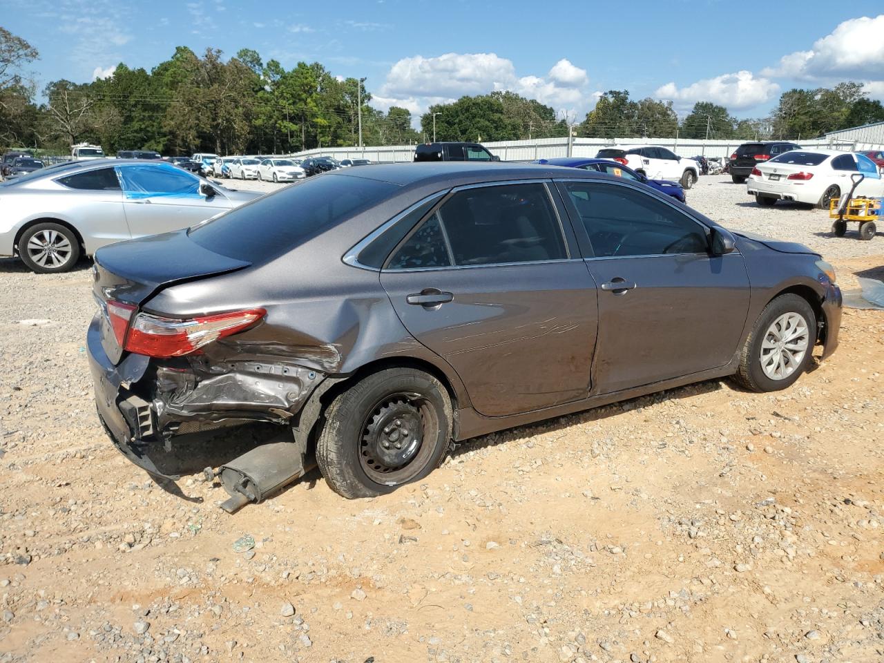 2015 TOYOTA CAMRY LE photo 7