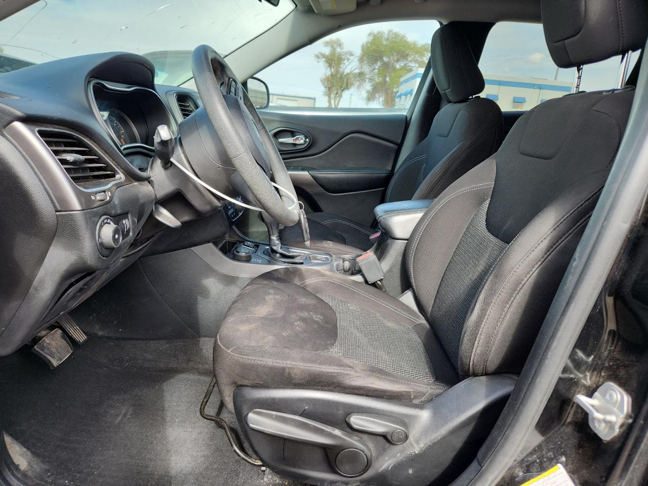 2019 JEEP CHEROKEE LATITUDE photo 19