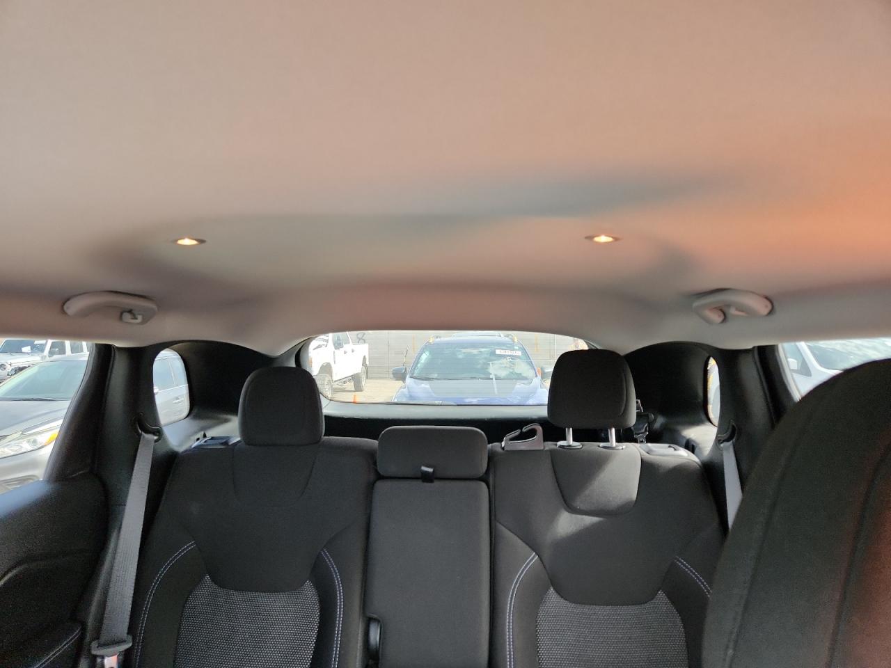 2019 JEEP CHEROKEE LATITUDE photo 28