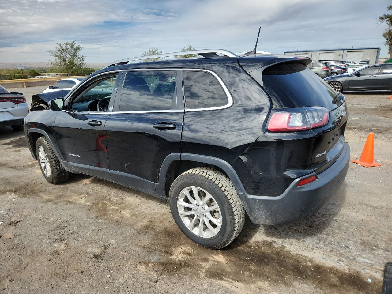 2019 JEEP CHEROKEE LATITUDE photo 4