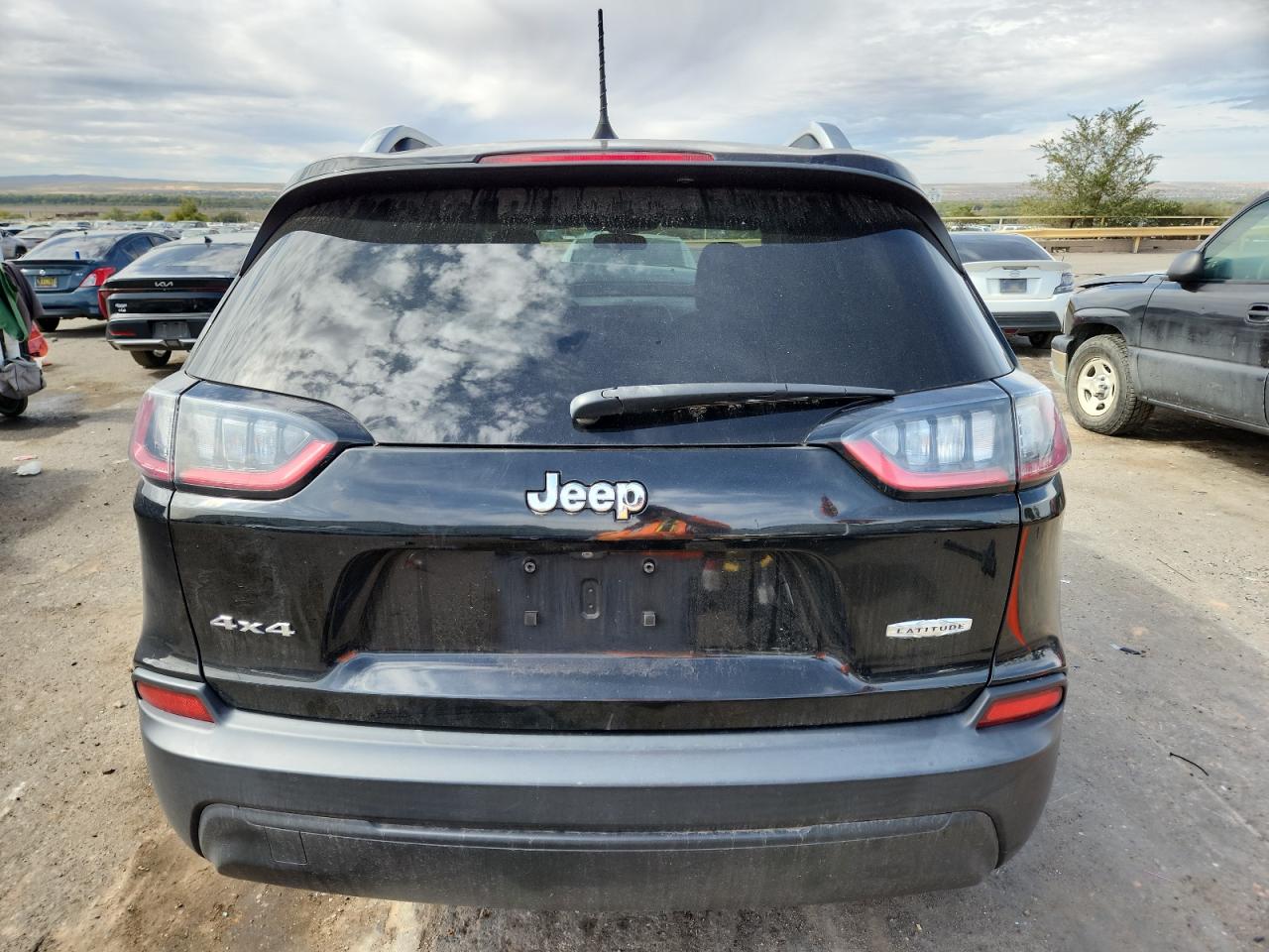 2019 JEEP CHEROKEE LATITUDE photo 16