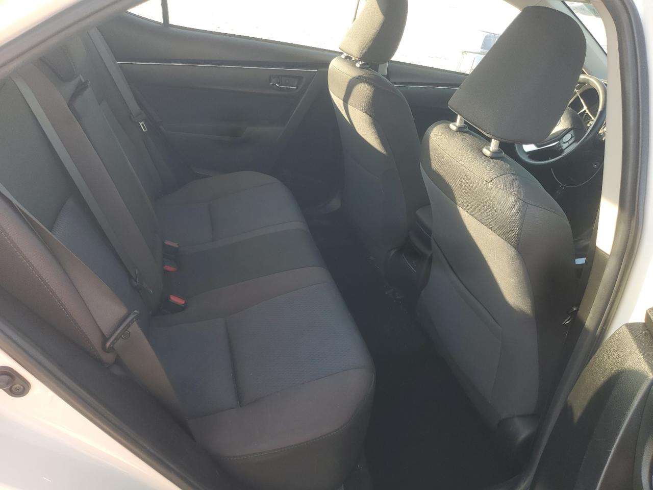 2018 TOYOTA COROLLA L photo 19