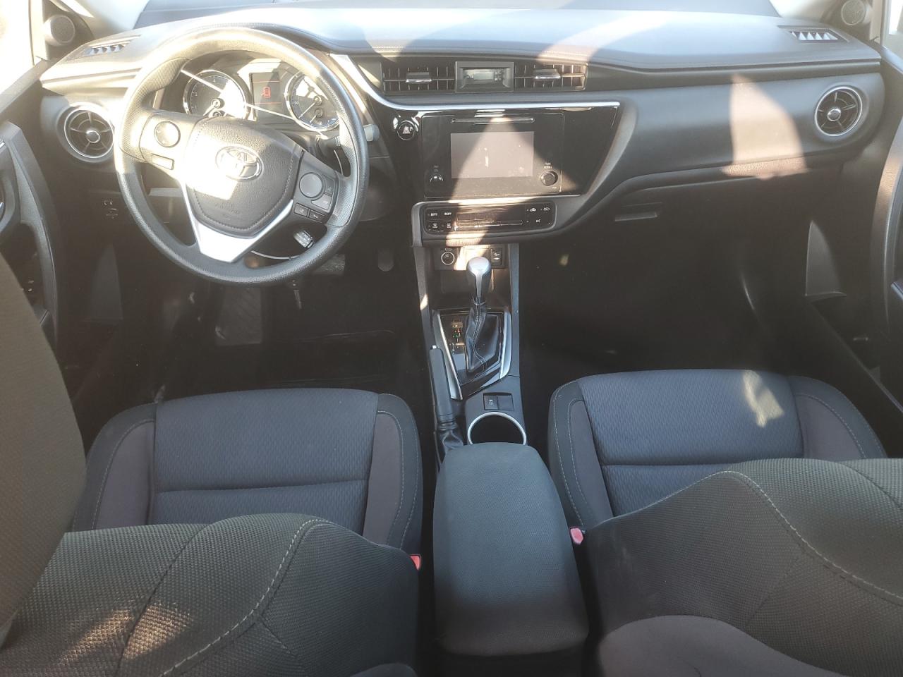 2018 TOYOTA COROLLA L photo 15