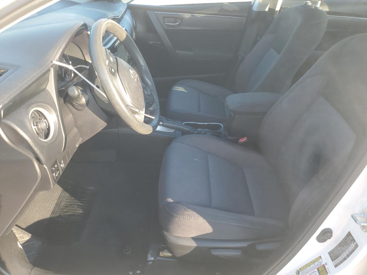 2018 TOYOTA COROLLA L photo 13