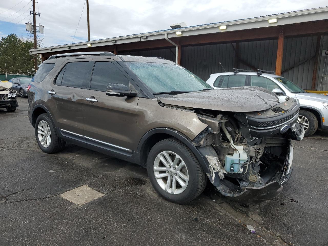2015 FORD EXPLORER XLT photo 4