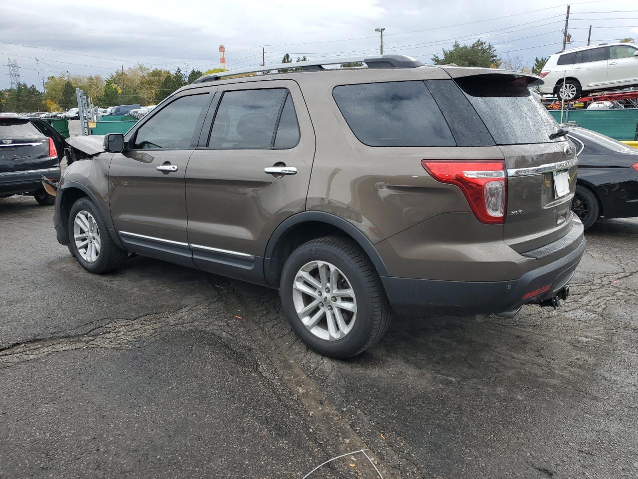 2015 FORD EXPLORER XLT photo 2