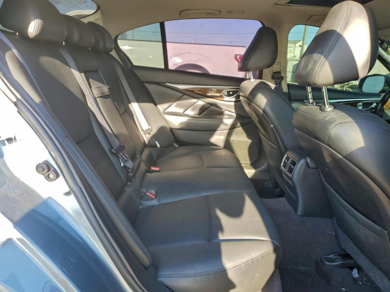 2018 INFINITI Q50 LUXE photo 19