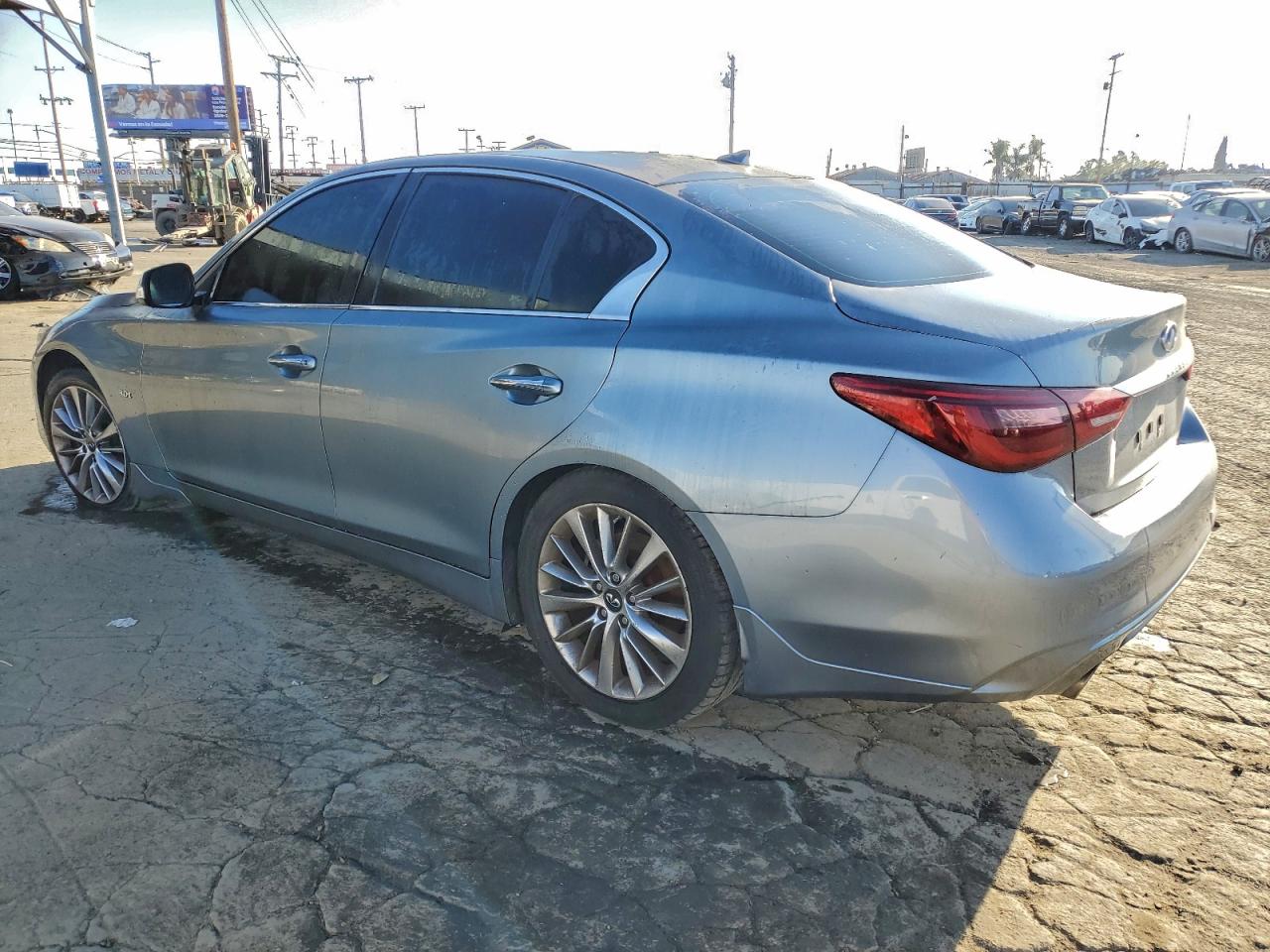 2018 INFINITI Q50 LUXE photo 3