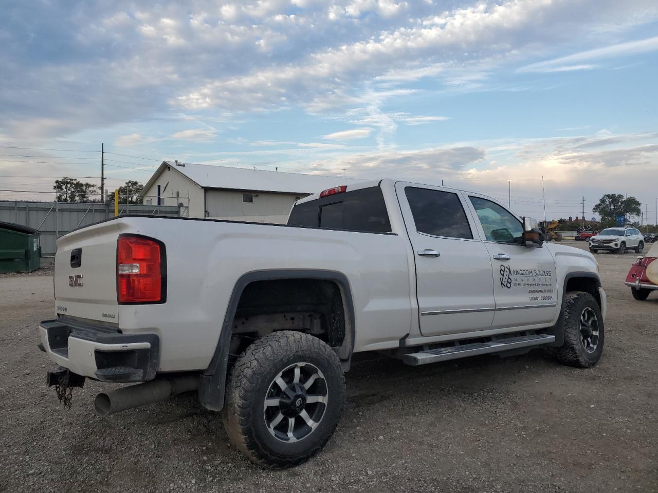 2019 GMC SIERRA K3500 DENALI photo 3