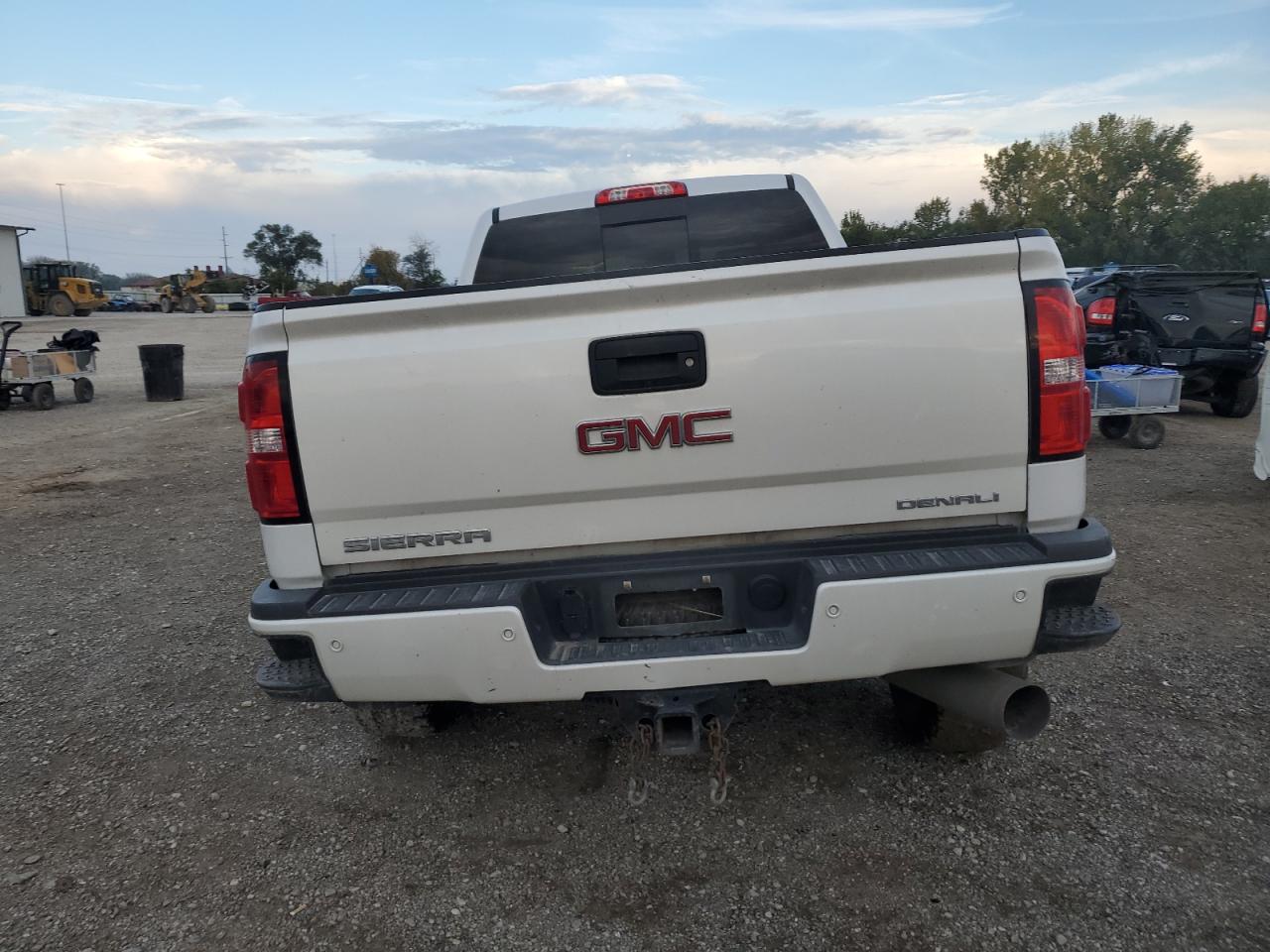 2019 GMC SIERRA K3500 DENALI photo 6