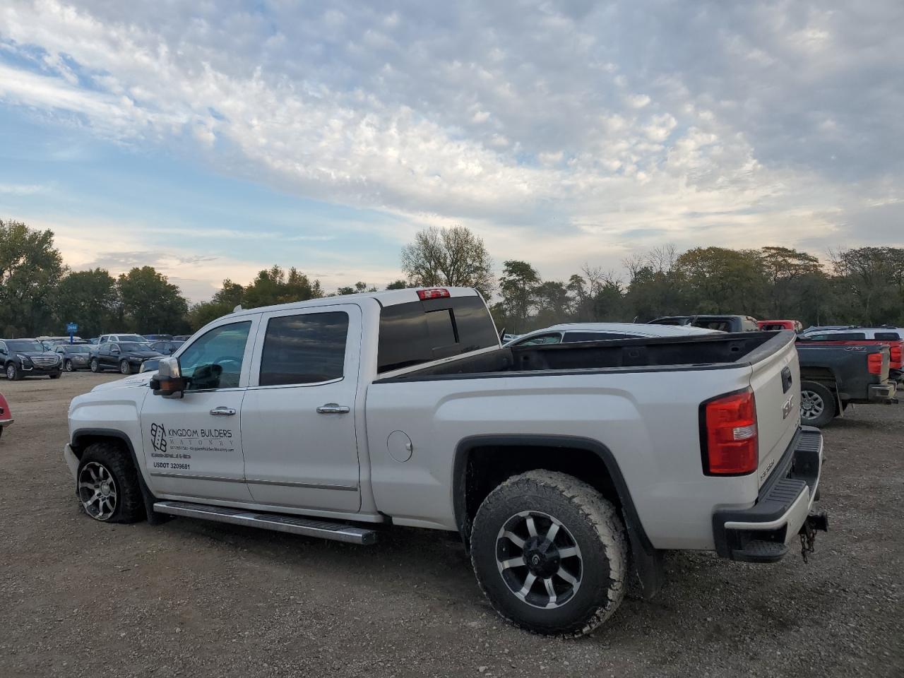 2019 GMC SIERRA K3500 DENALI photo 2