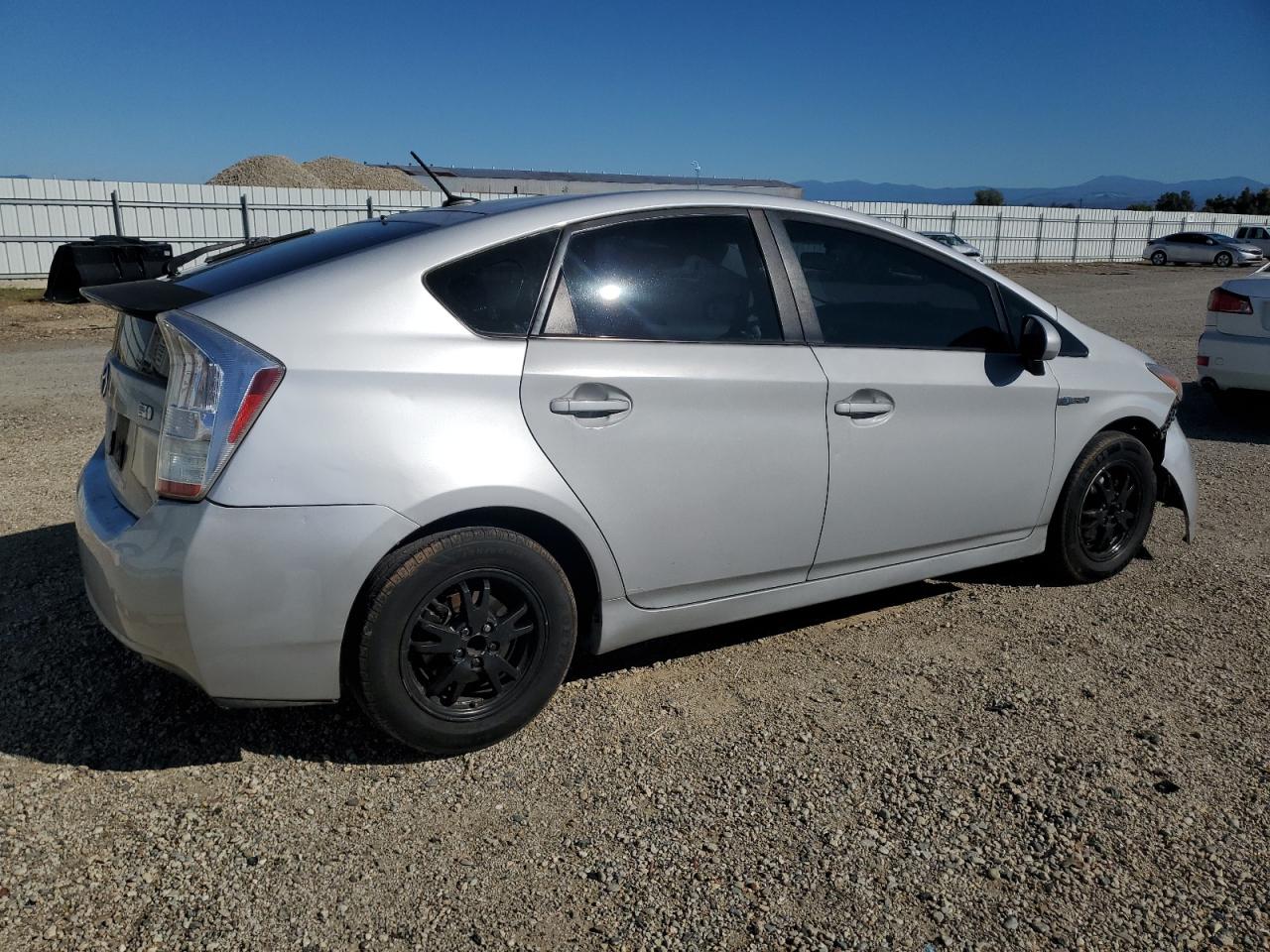 2010 TOYOTA PRIUS photo 3