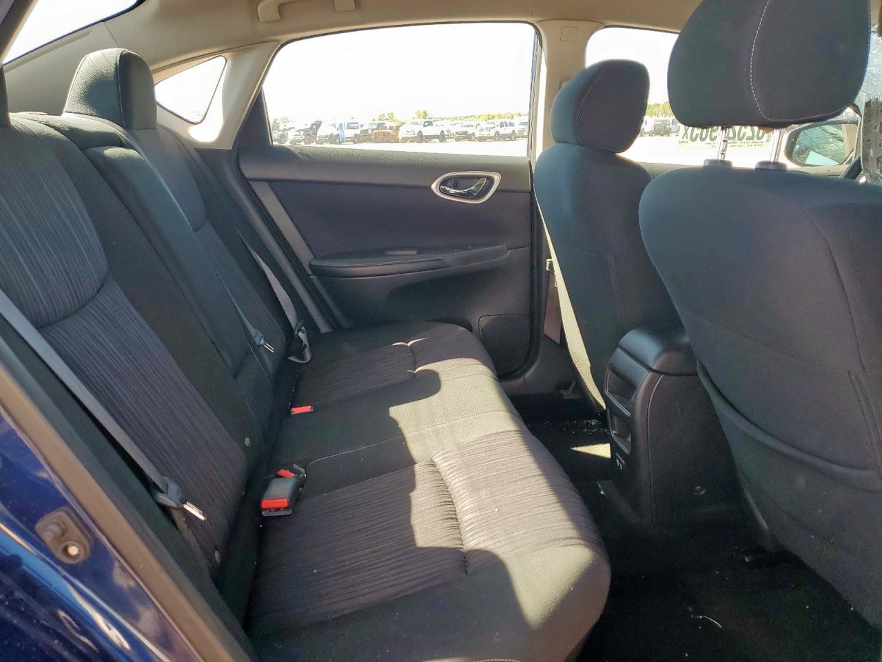 2019 NISSAN SENTRA S photo 10