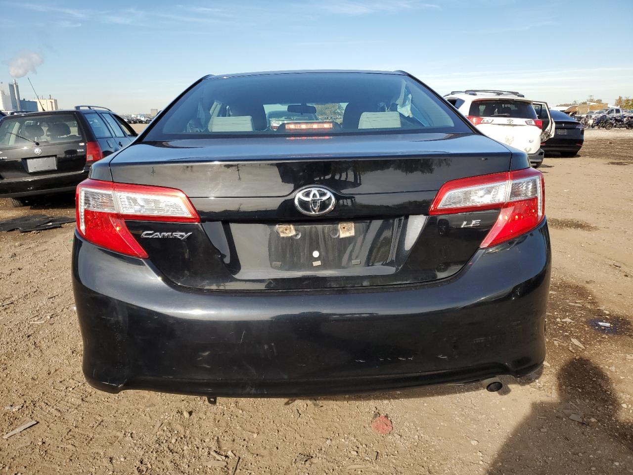 2012 TOYOTA CAMRY LE photo 11