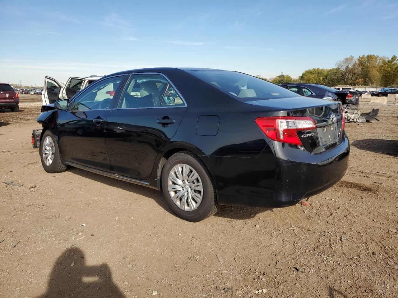 2012 TOYOTA CAMRY LE photo 3