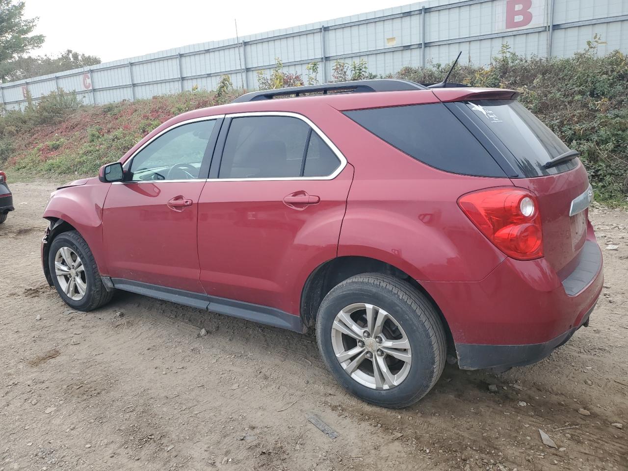 2013 CHEVROLET EQUINOX LT photo 2
