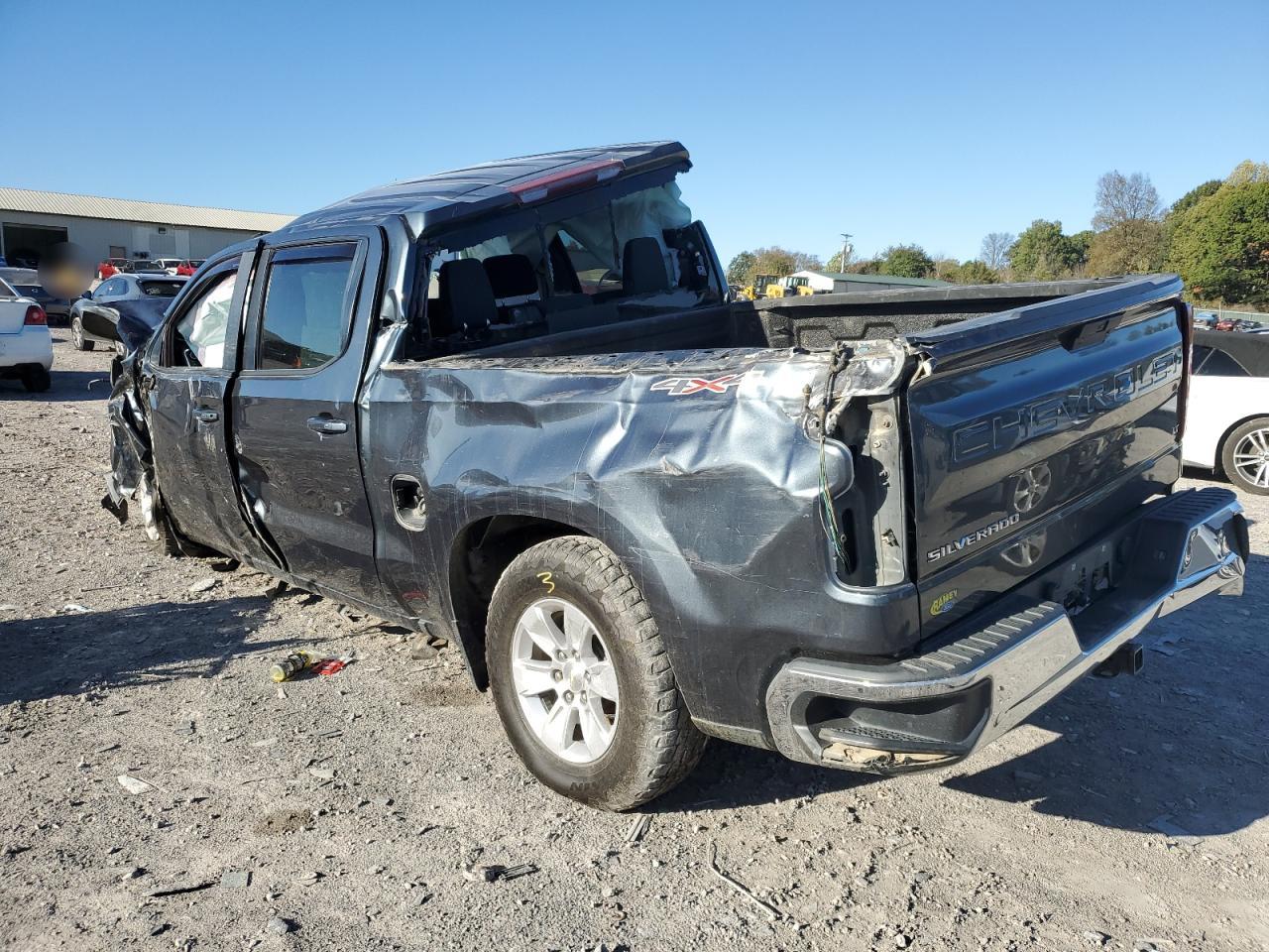 2019 CHEVROLET SILVERADO K1500 LT photo 3