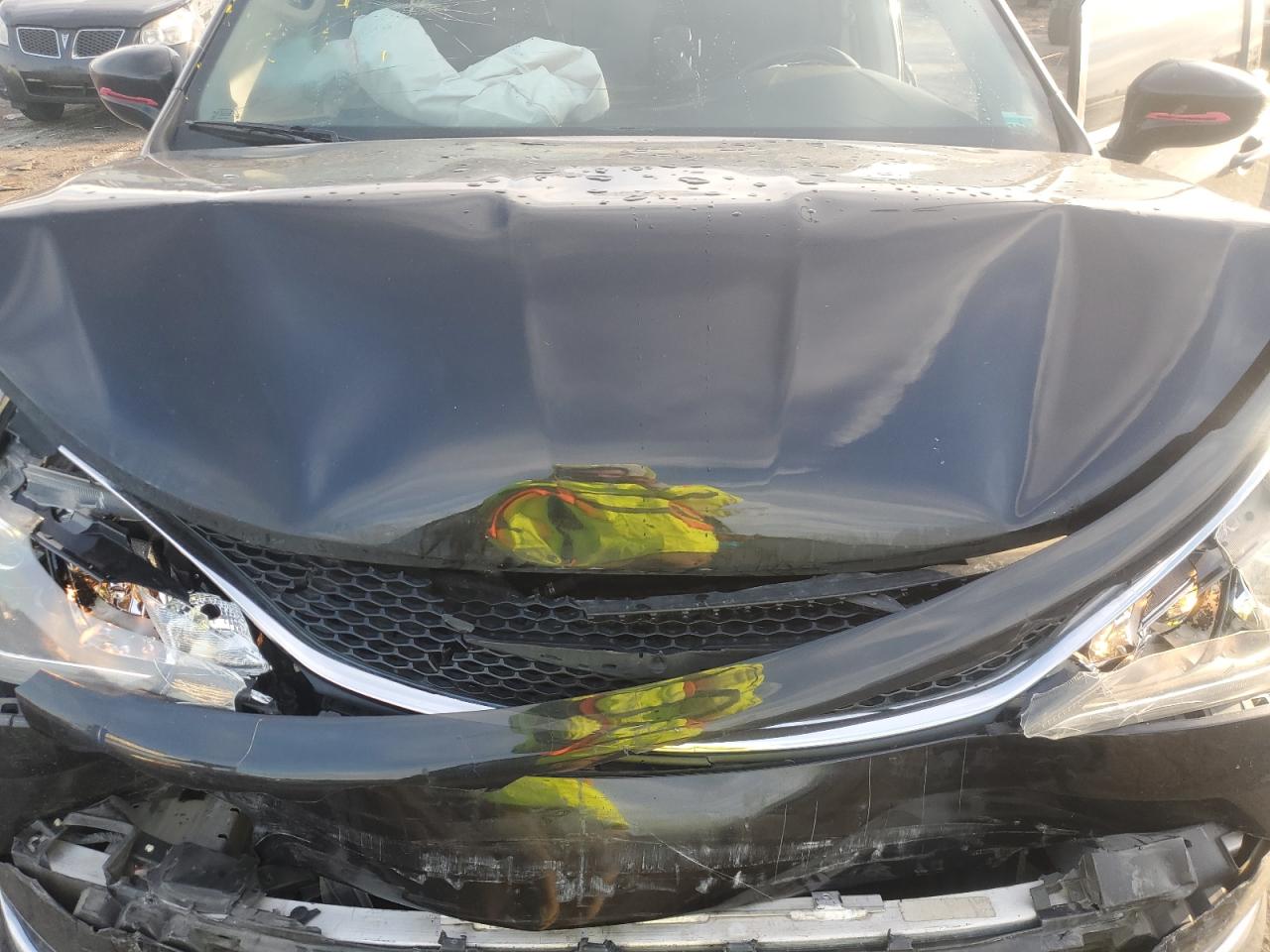 2019 CHRYSLER PACIFICA TOURING L photo 34