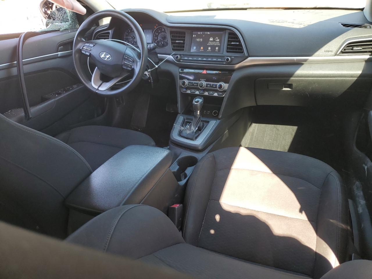 2020 HYUNDAI ELANTRA SEL photo 15