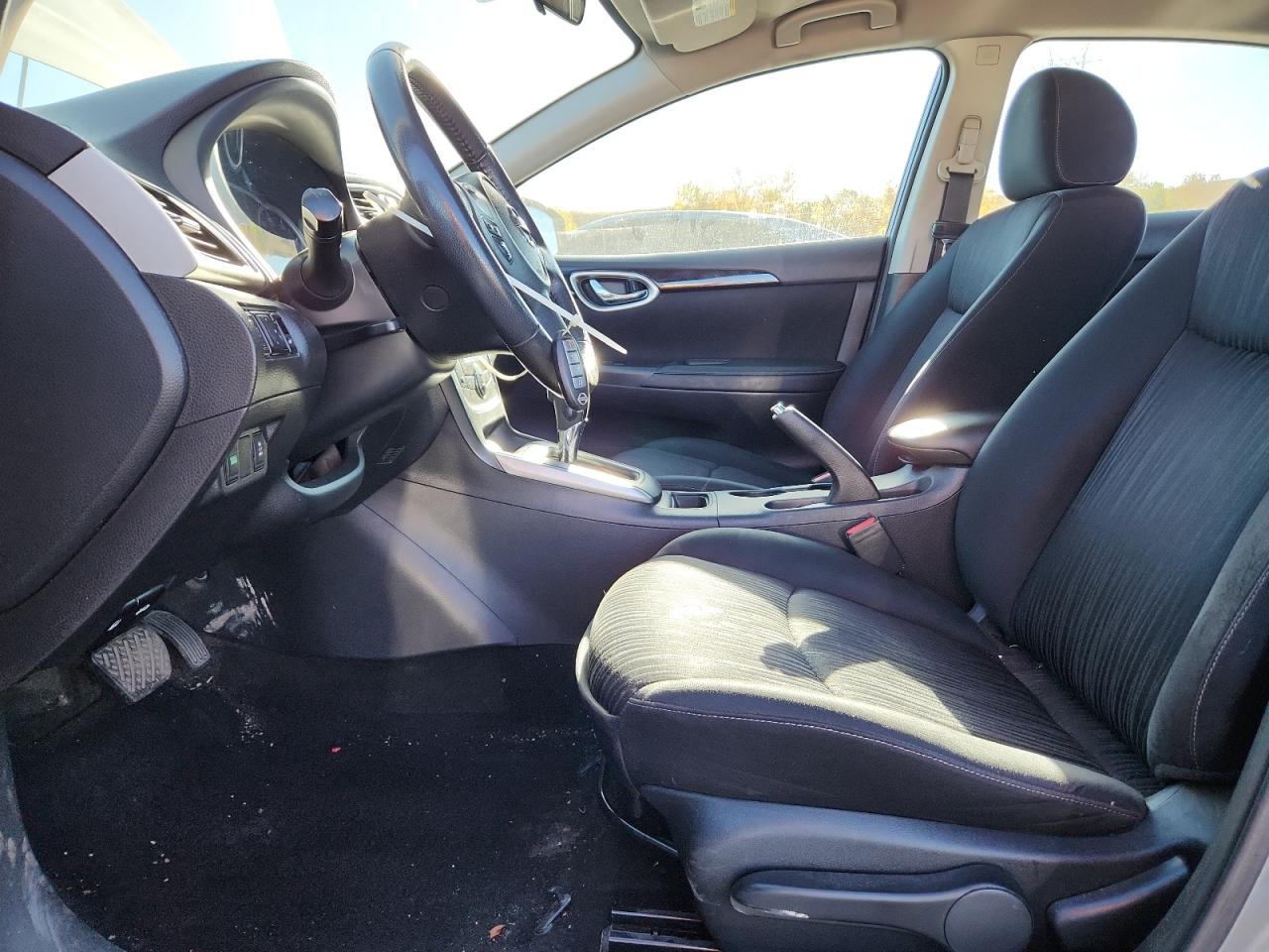 2019 NISSAN SENTRA S photo 7