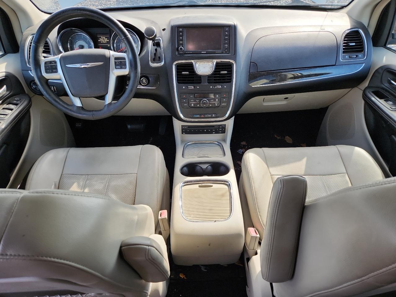 2013 CHRYSLER TOWN & COUNTRY TOURING L photo 22