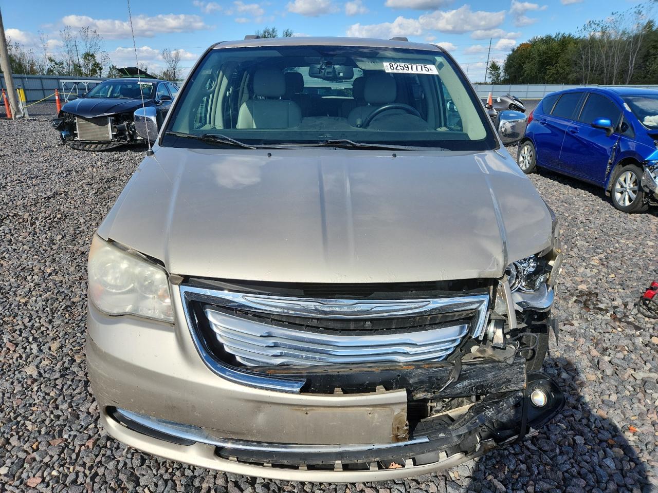 2013 CHRYSLER TOWN & COUNTRY TOURING L photo 13