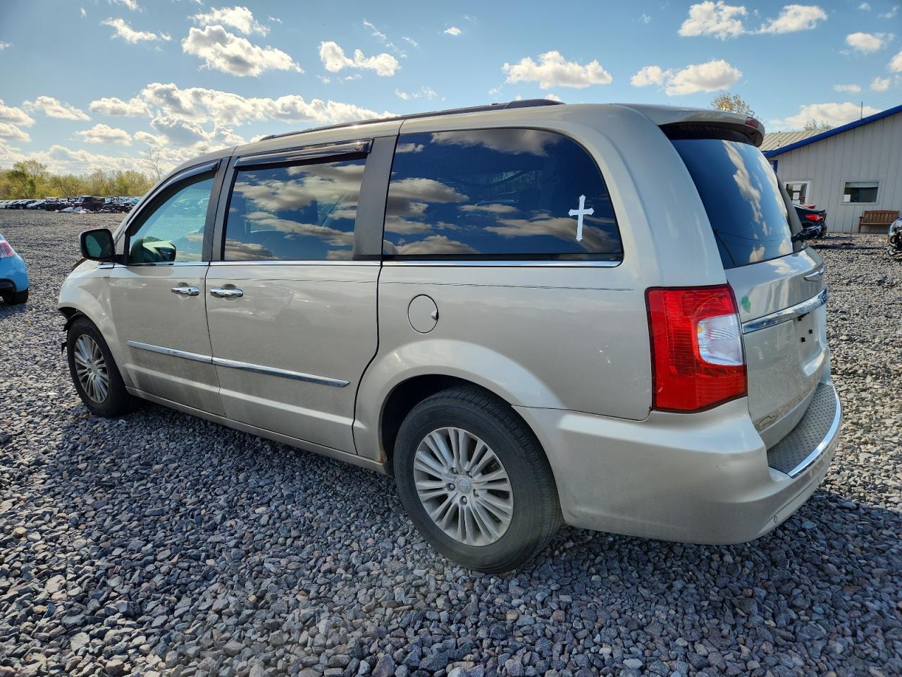 2013 CHRYSLER TOWN & COUNTRY TOURING L photo 4