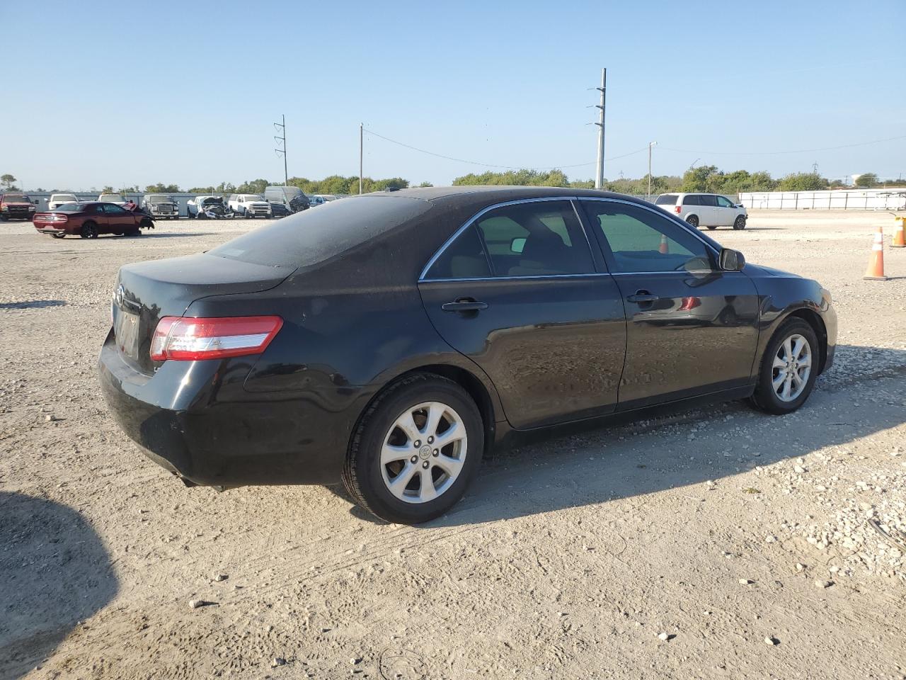 2011 TOYOTA CAMRY photo 5