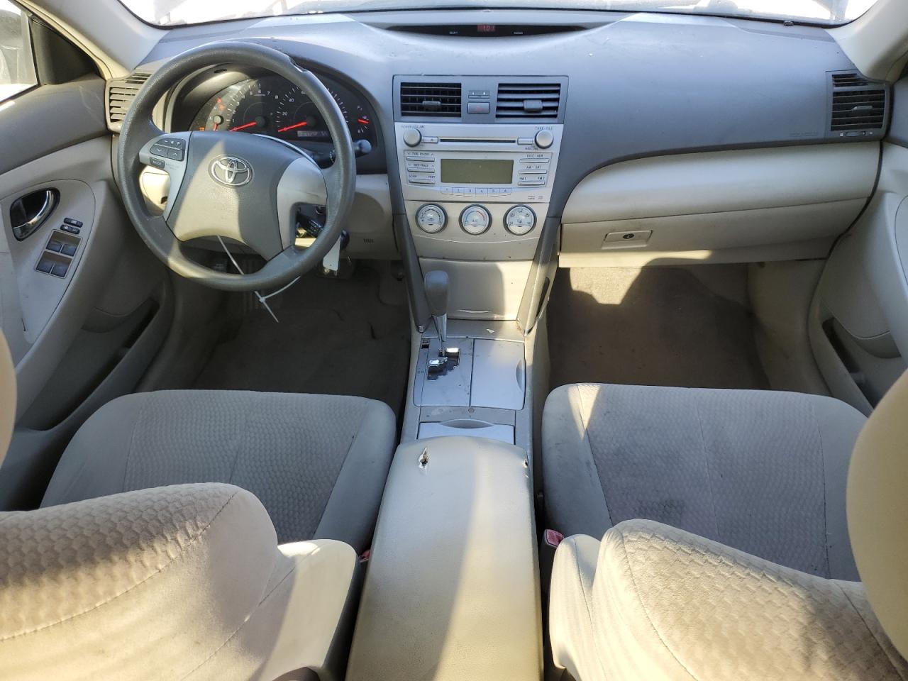 2011 TOYOTA CAMRY photo 15