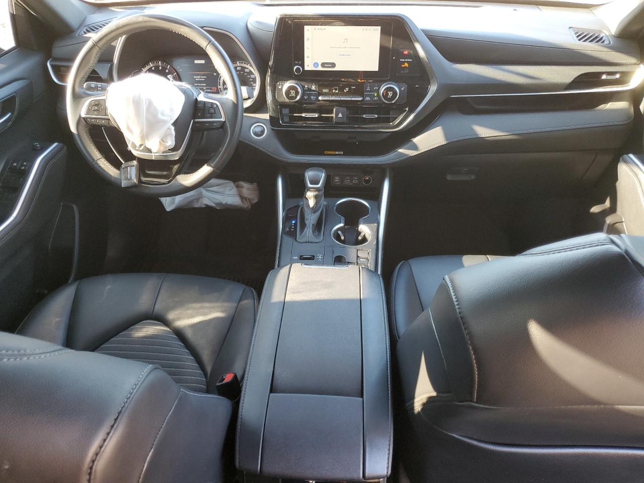2024 TOYOTA HIGHLANDER XSE photo 15