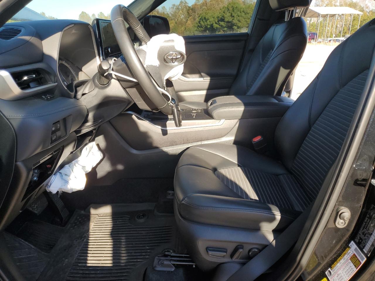 2024 TOYOTA HIGHLANDER XSE photo 13