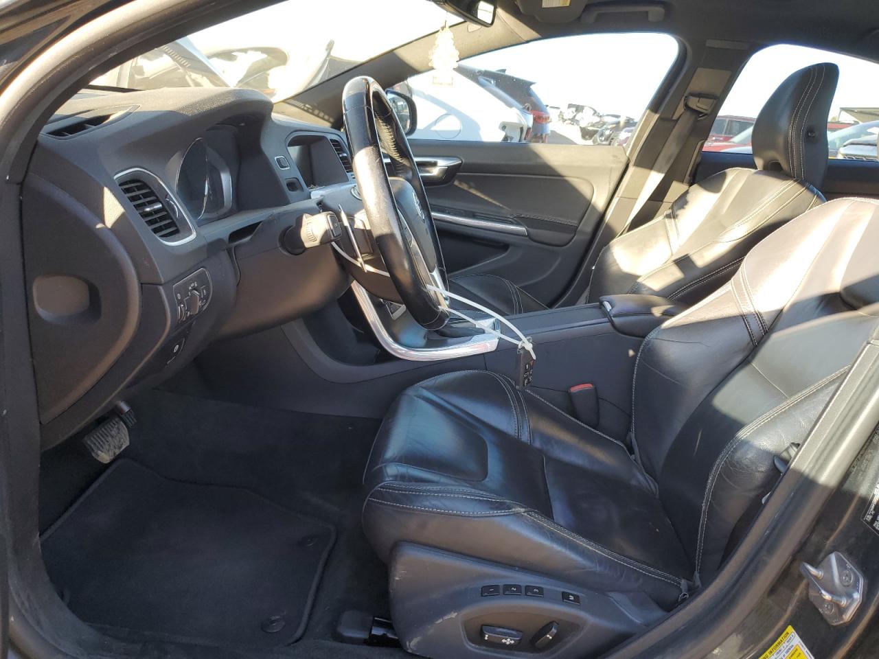 2015 VOLVO S60 PREMIER+ photo 7