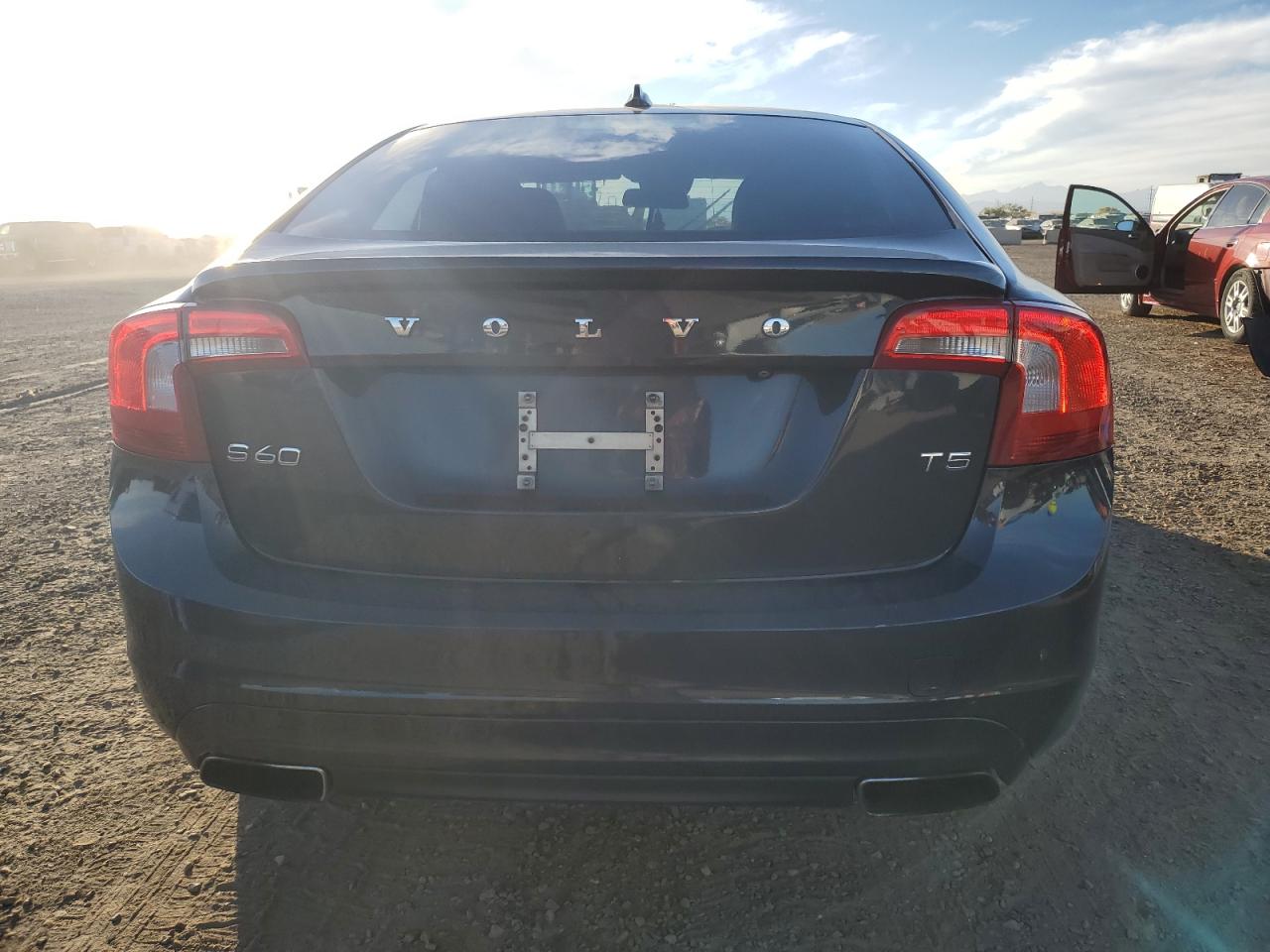 2015 VOLVO S60 PREMIER+ photo 6