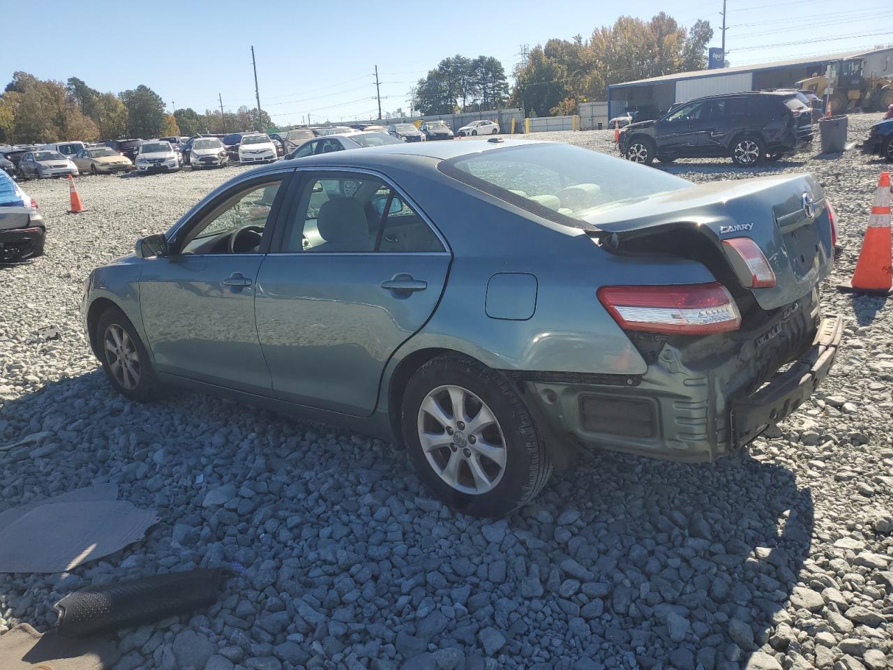 2011 TOYOTA CAMRY BASE photo 2
